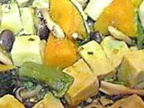 夏野菜と高野豆腐のガーリックコンソメ煮